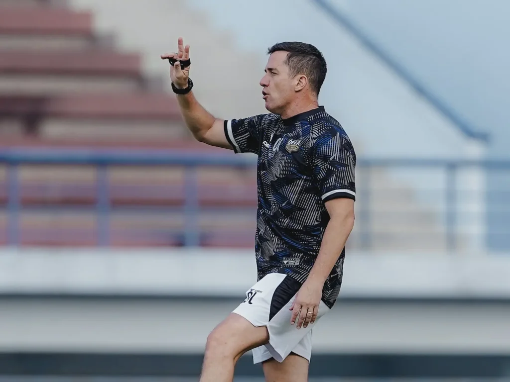 Dewa United menjalani latihan selama jeda kompetisi