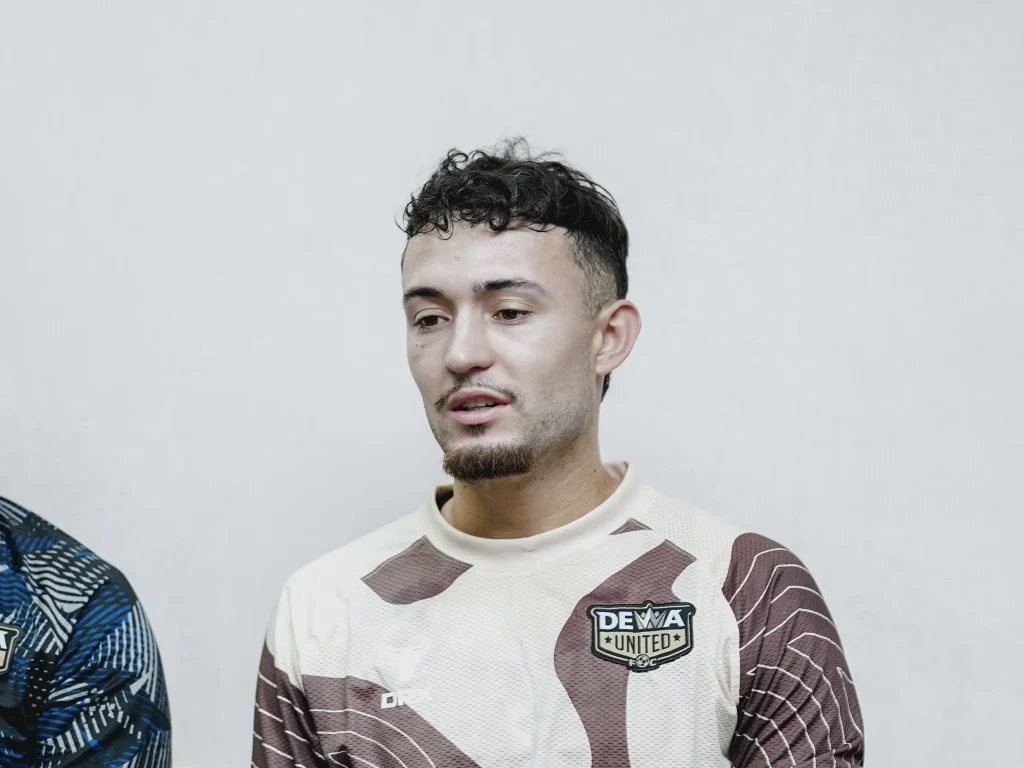 Ivar Jenner bersama Dewa United